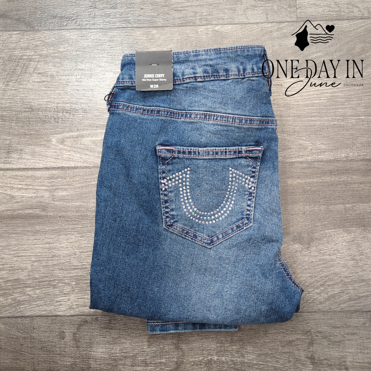 True Religion Jennie Crystal Curvy Mid Rise Super Skinny Jeans NWT Size 28 (6)