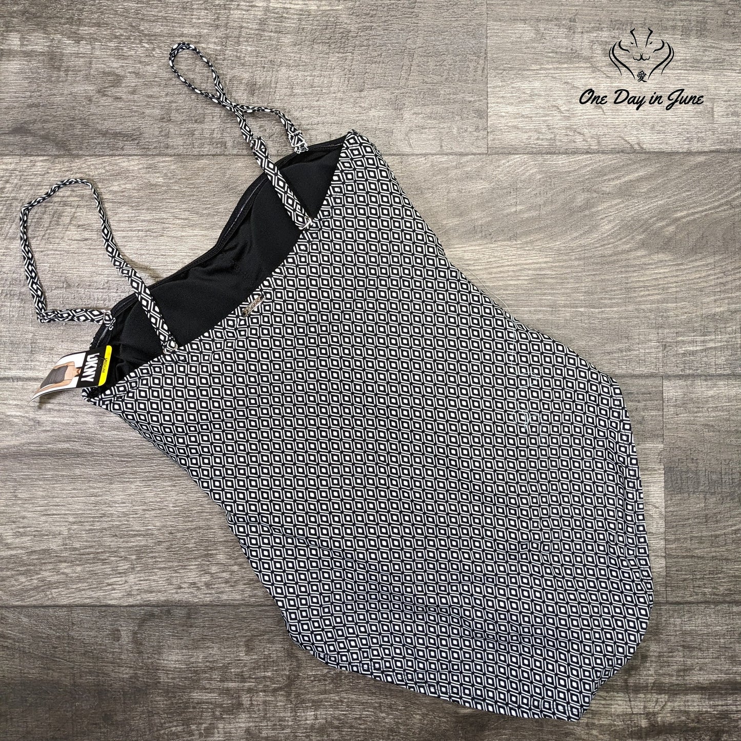 DKNY Removable Pads Adjustable Strap One Piece Swimsuit Size M