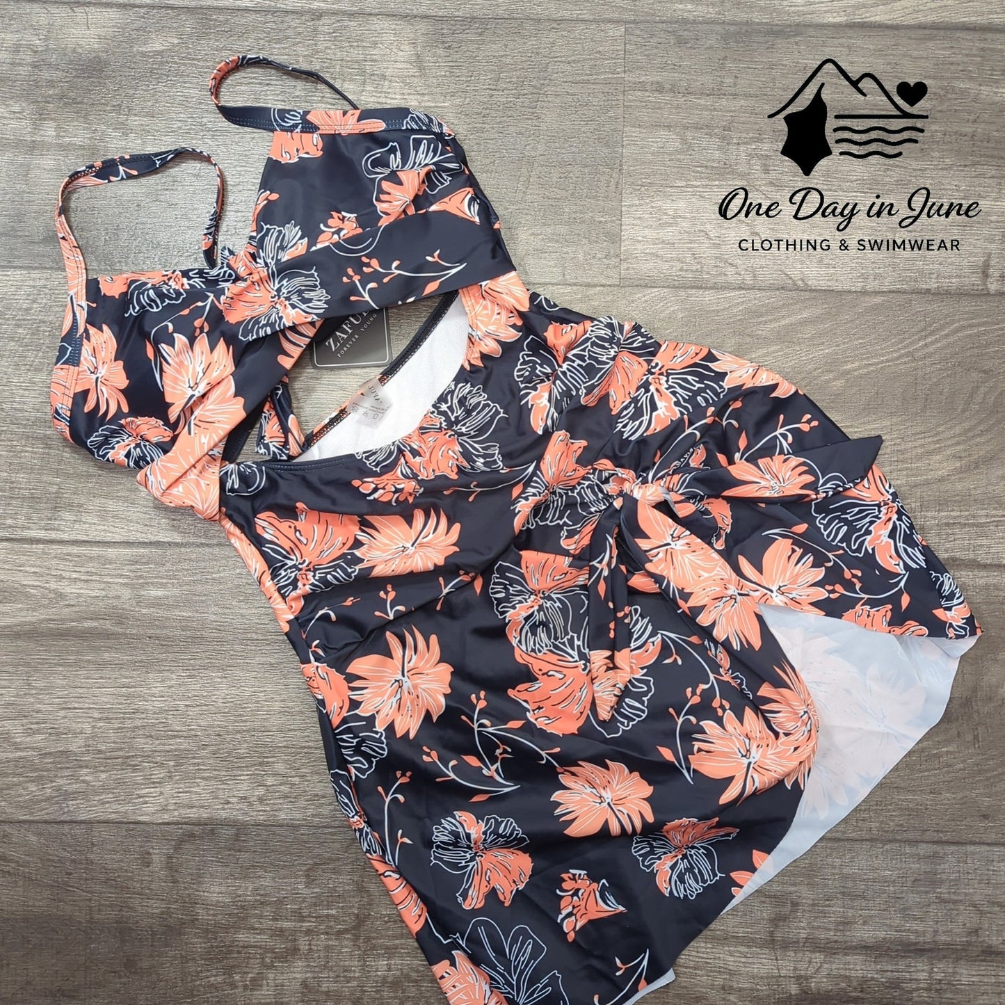 Zaful Cross Front Cut Out Swimdress One Piece Swimsuit Size 6