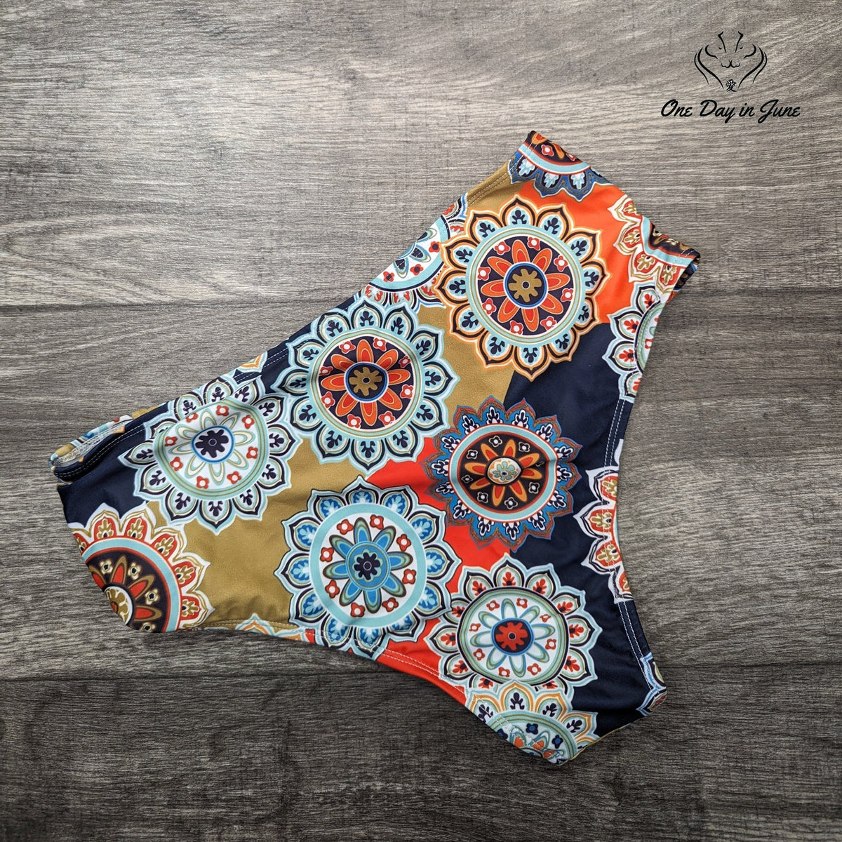 CharmLeaks Ruched Side Bikini Bottom Medallion Print Multicolor Size L