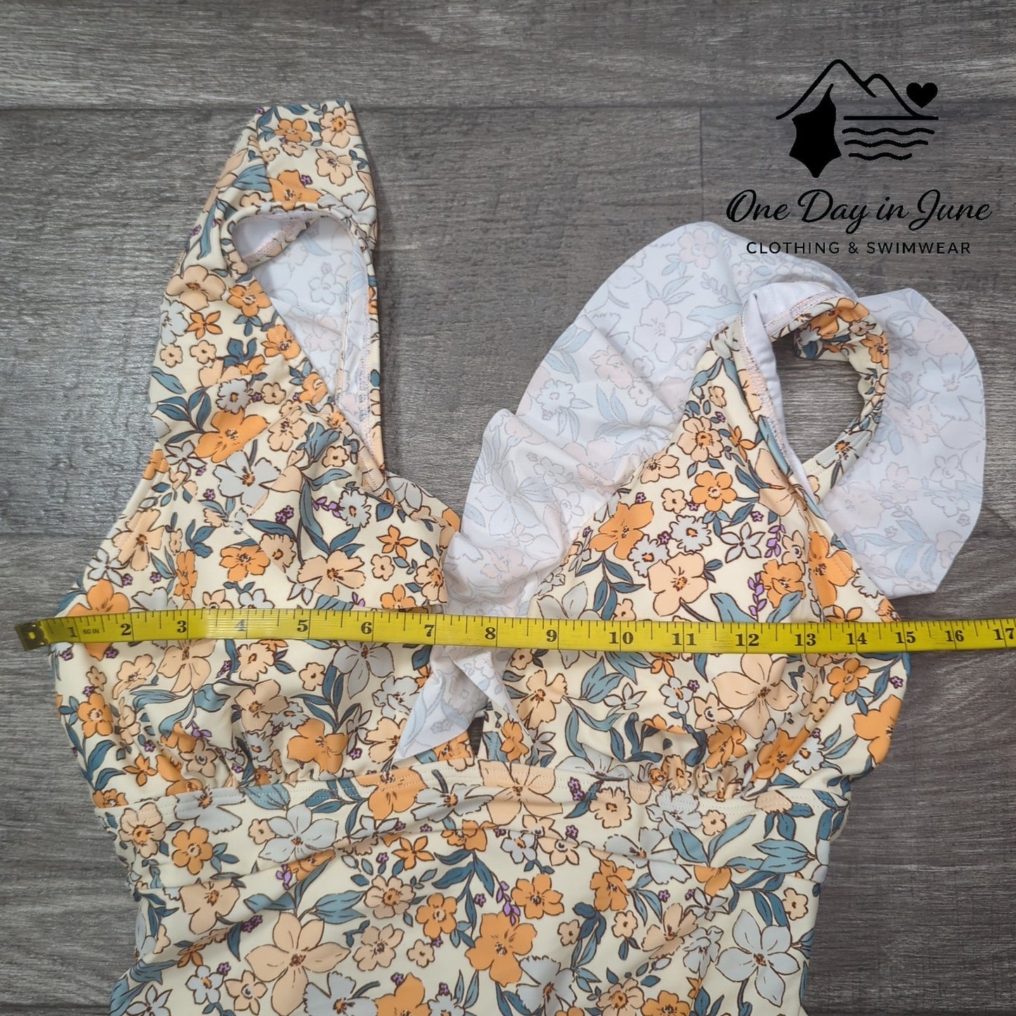 Cupshe Ditsy Daisy Ruffle Lace Up Back One Piece Swimsuit Size XL