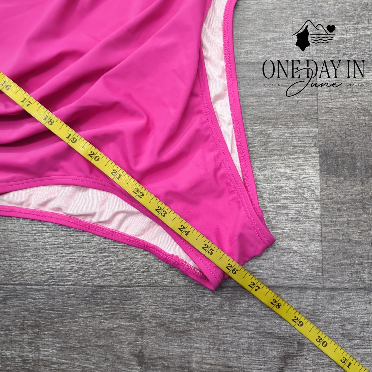 Cupshe Straight Neck Tummy Control One Piece Swimsuit Size S