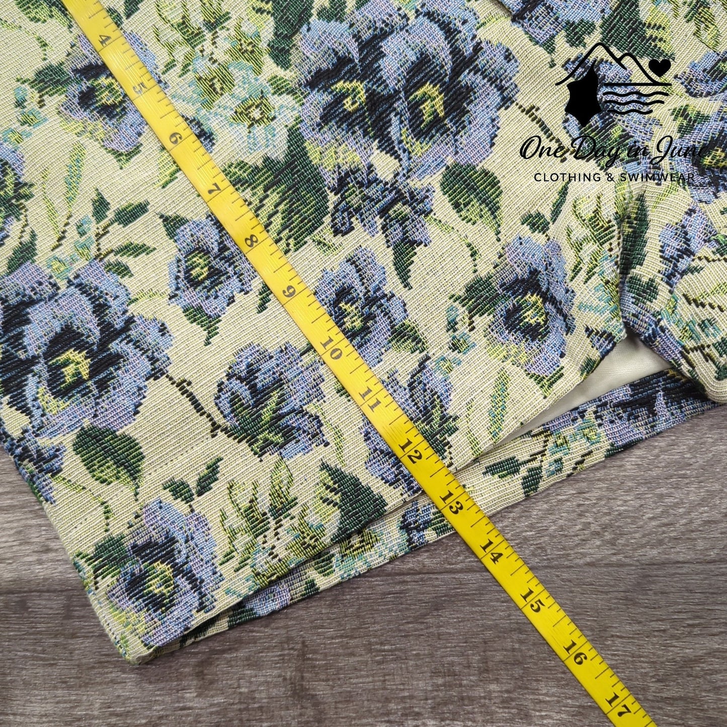 Altar'd State Floral Lined Shorts Size L