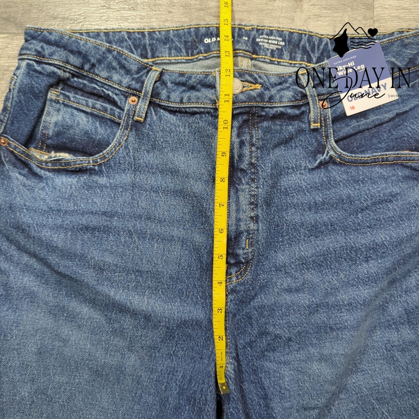 Old Navy Ski Hi Wide Leg Jeans Size 16
