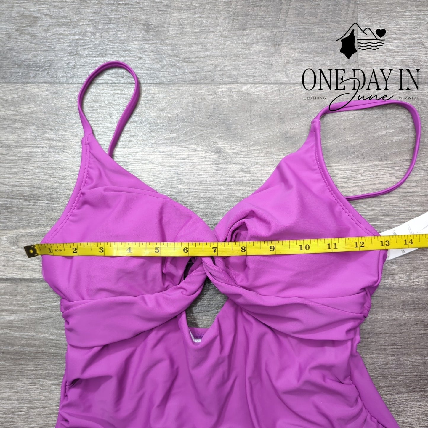 Cupshe Twist Front Keyhole One Piece Swimsuit Size S