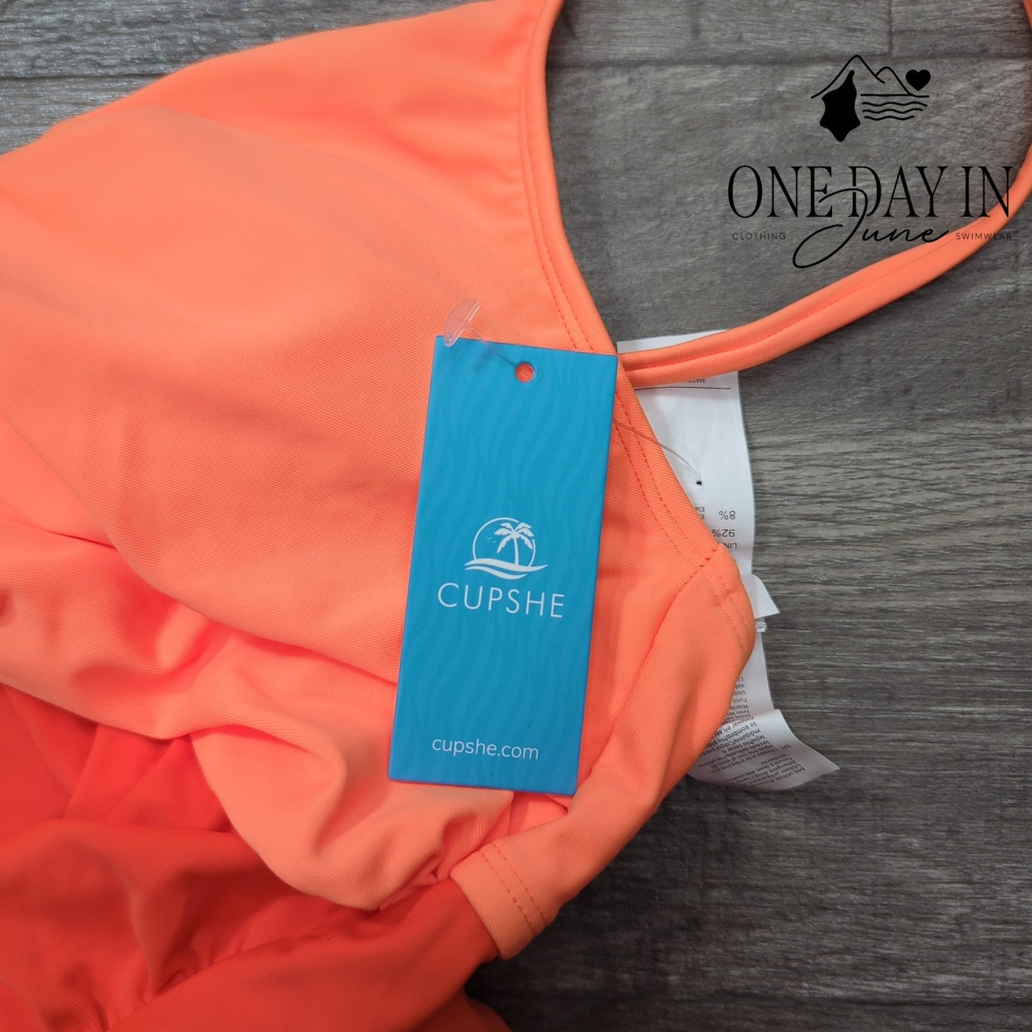 Cupshe Twist Front Keyhole One Piece Swimsuit Size L