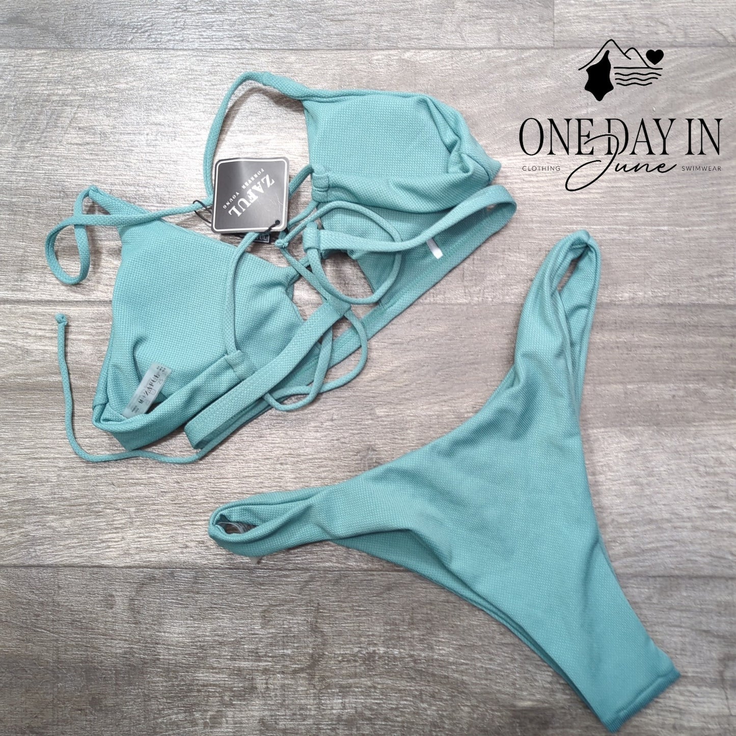 Zaful Cheeky Keyhole Bikini Swimsuit Size M