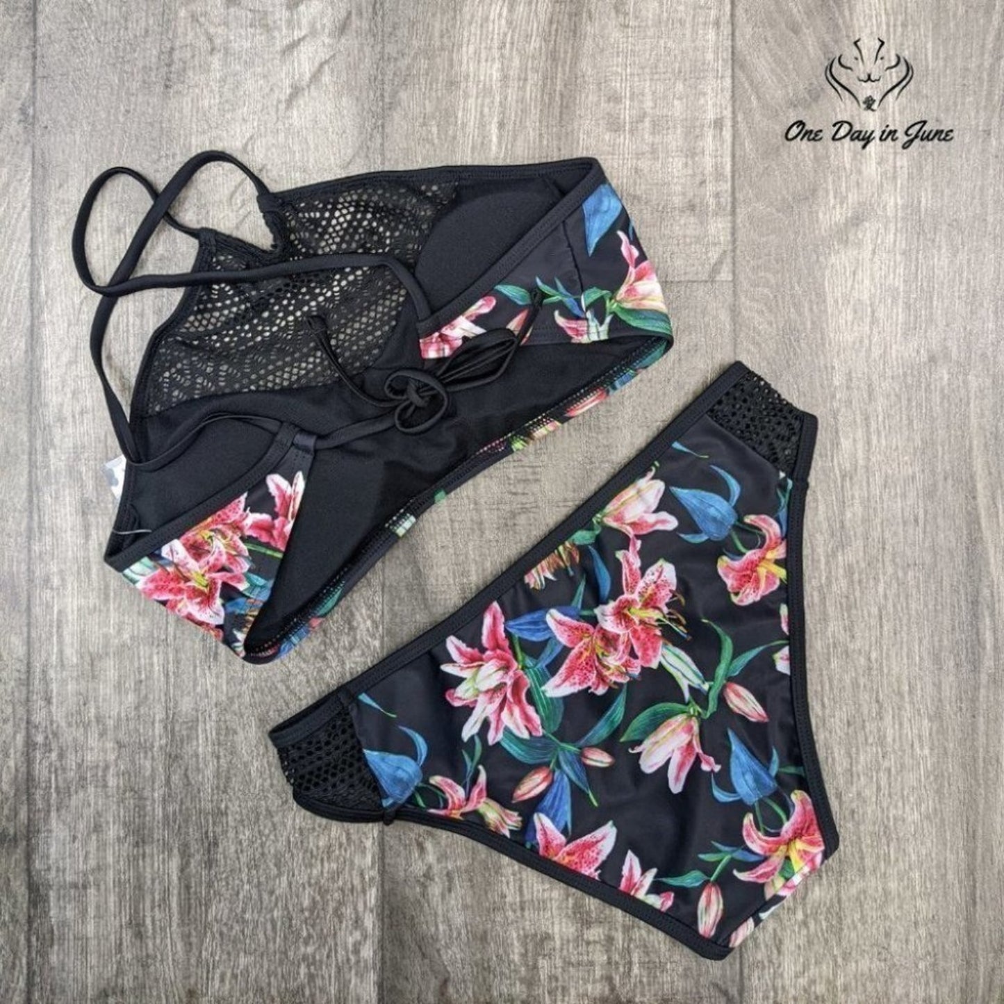 Alove High Neck Crochet Bikini Swimsuit Size M