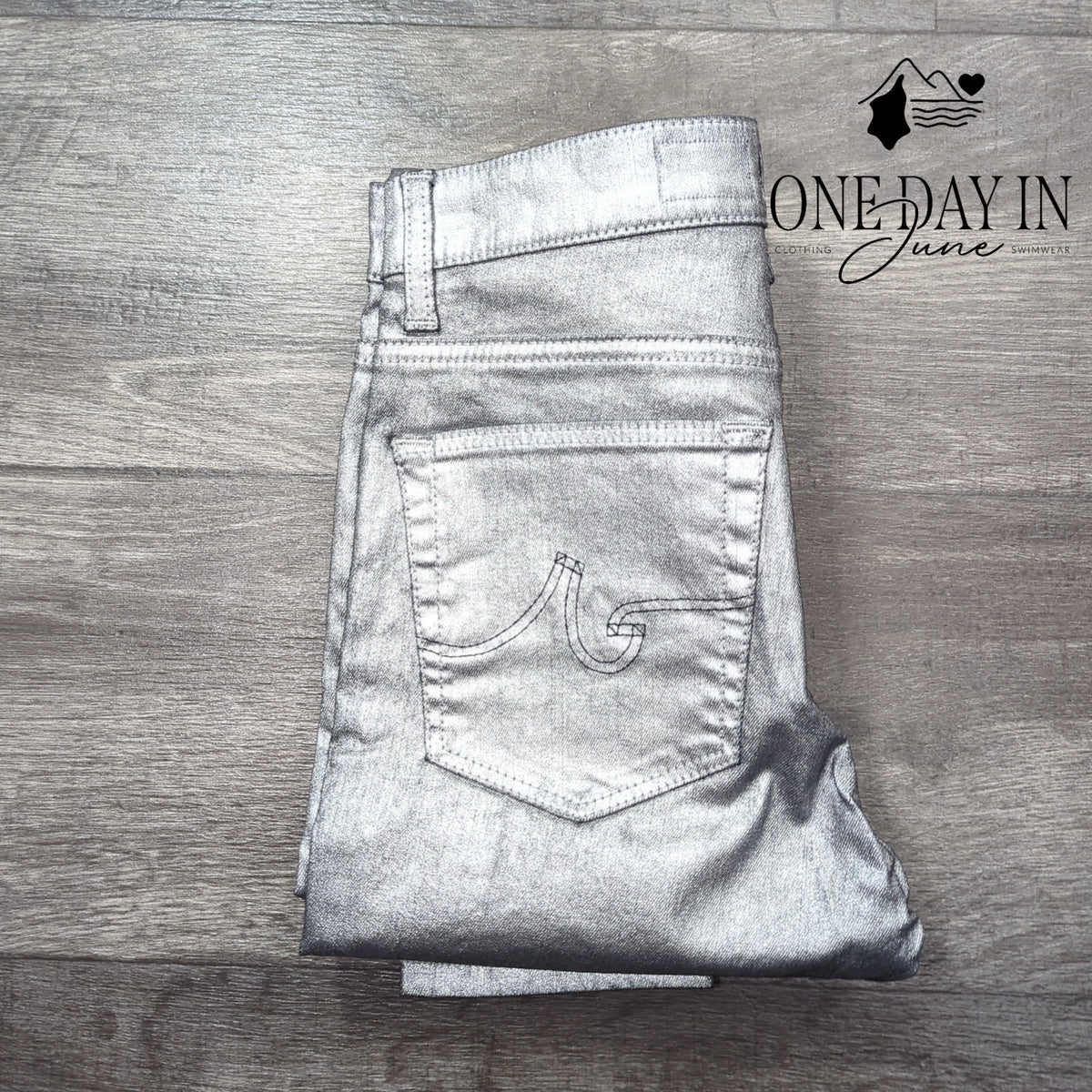 AG Adriano Goldschmied Metallic Silver Coated Straight Jeans NWT $215 Size 4