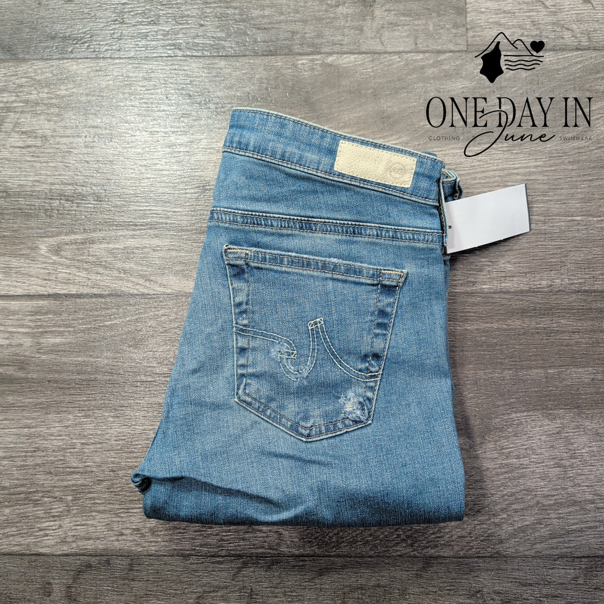 AG Adriano Goldschmied The Stilt Crop Cigarette Jeans Distressed Blue NWT Size 4