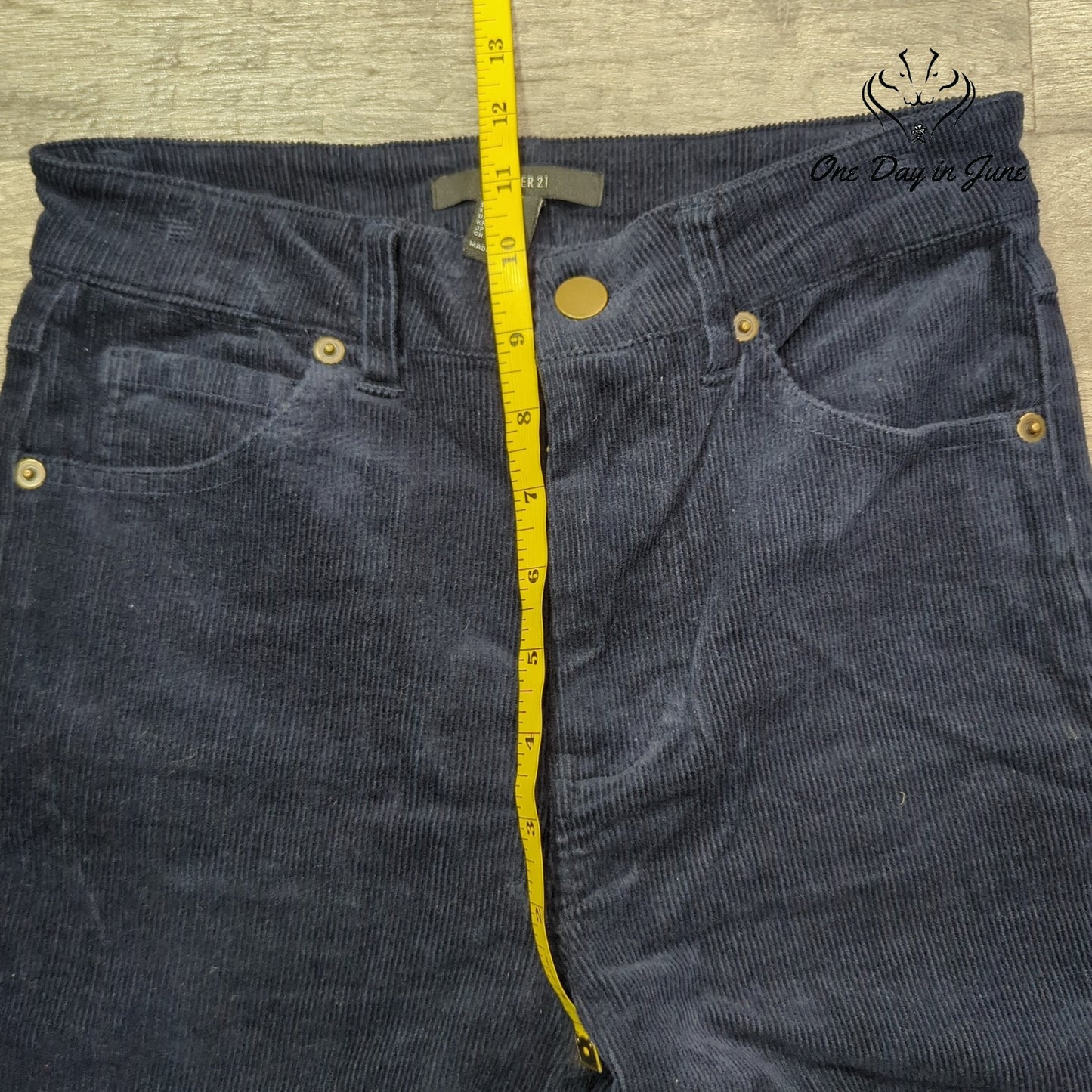 Forever 21 Slim Leg Corduroy Pants Size S