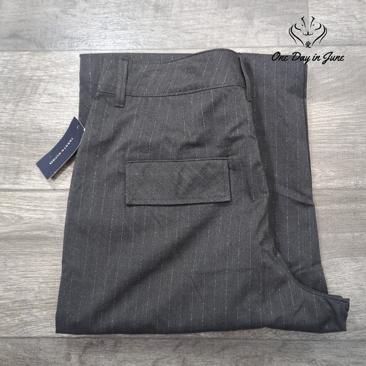 Tommy Hilfiger Metallic Pinstripe Wide Leg Cargo Pants Gray NWT Size 12