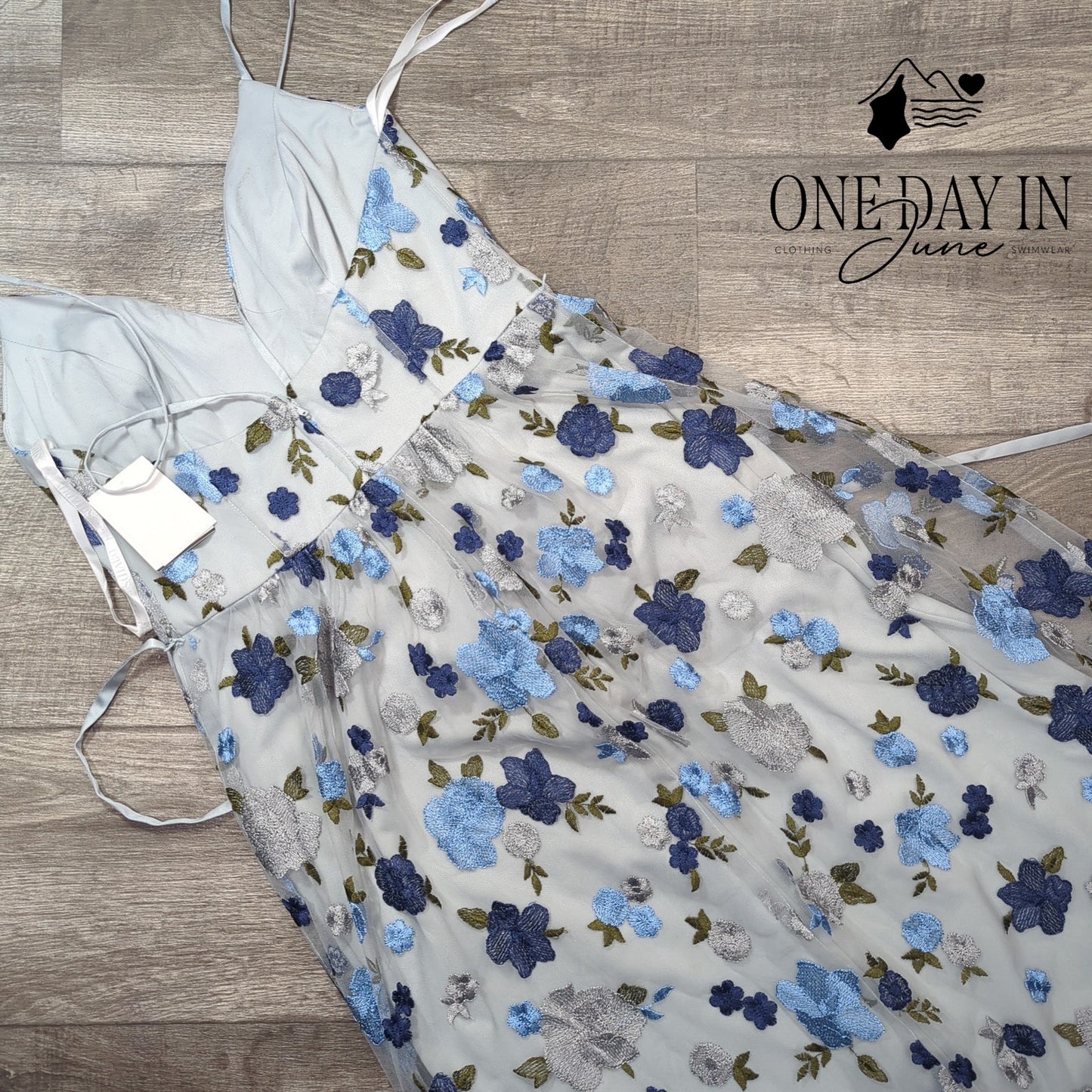 David's Bridal Floral Layered Mesh Sweetheart Maxi Dress Size 8