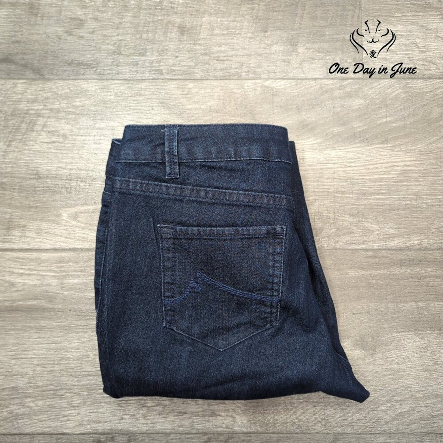 Max Studio Cropped Jeans Size 6