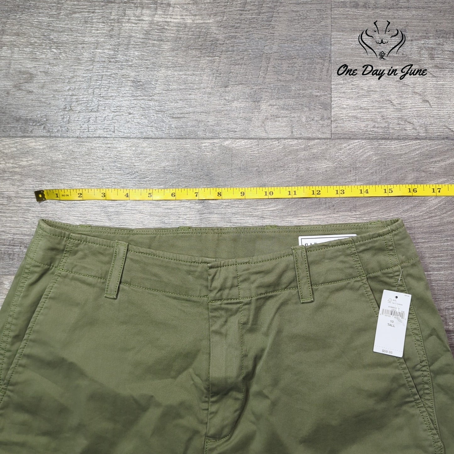 Gap 7" Downtown Khaki Short Size 10