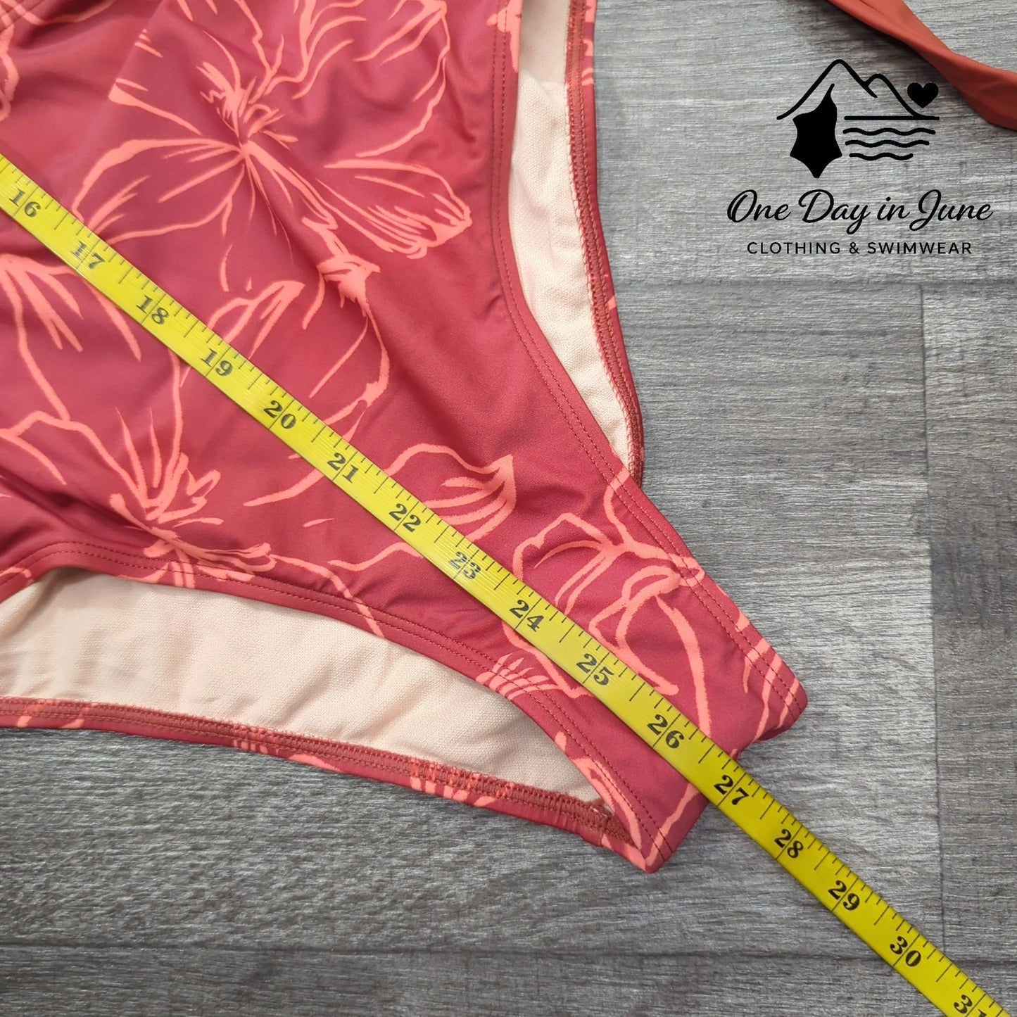 Cupshe Tie Wrap V Neck One Piece Swimsuit Size S