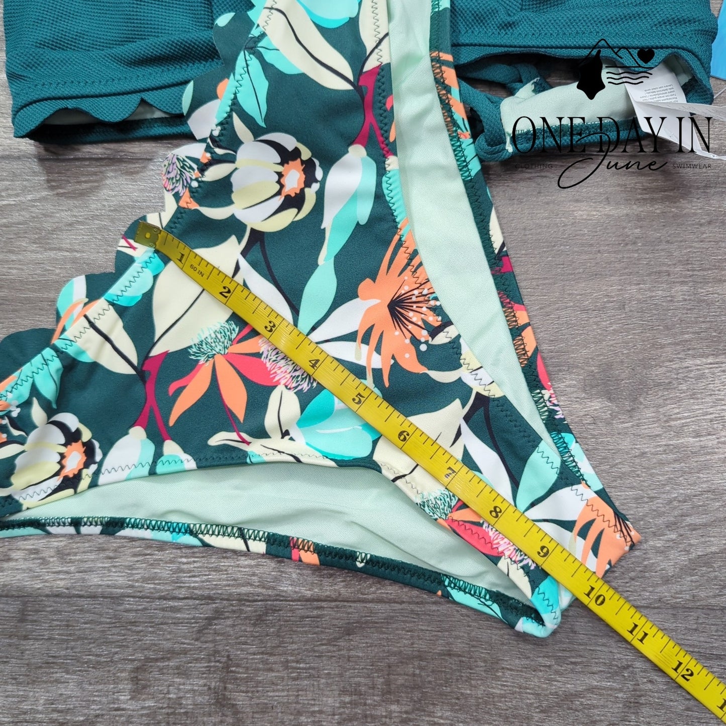Cupshe Scallop Edge Tie Back Bikini Swimsuit Size M