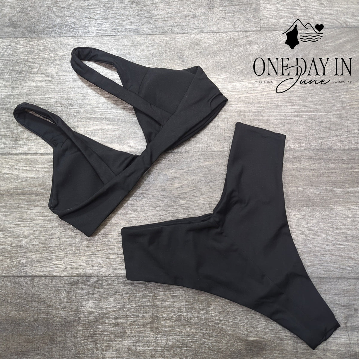 CharmLeaks Knot Front High Cut Bikini Swimsuit Size S