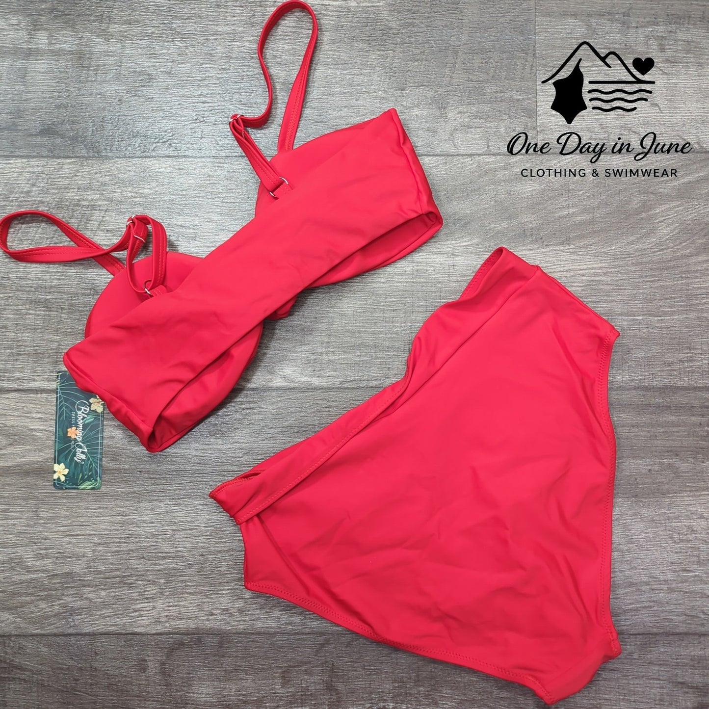 Blooming Jelly Knot Front Bikini Swimsuit Size M