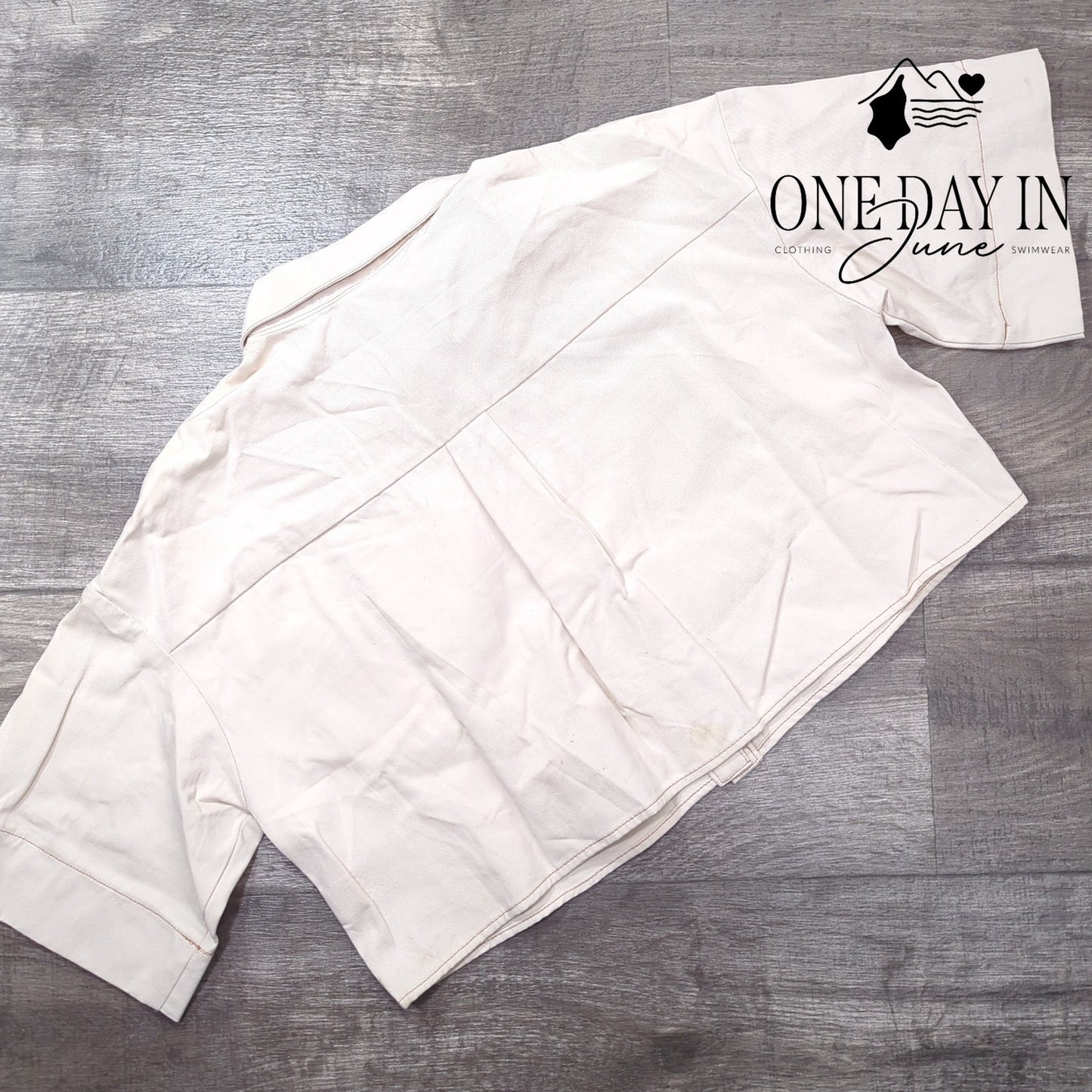 GLG Crop Button Front Short Sleeve Top Size M