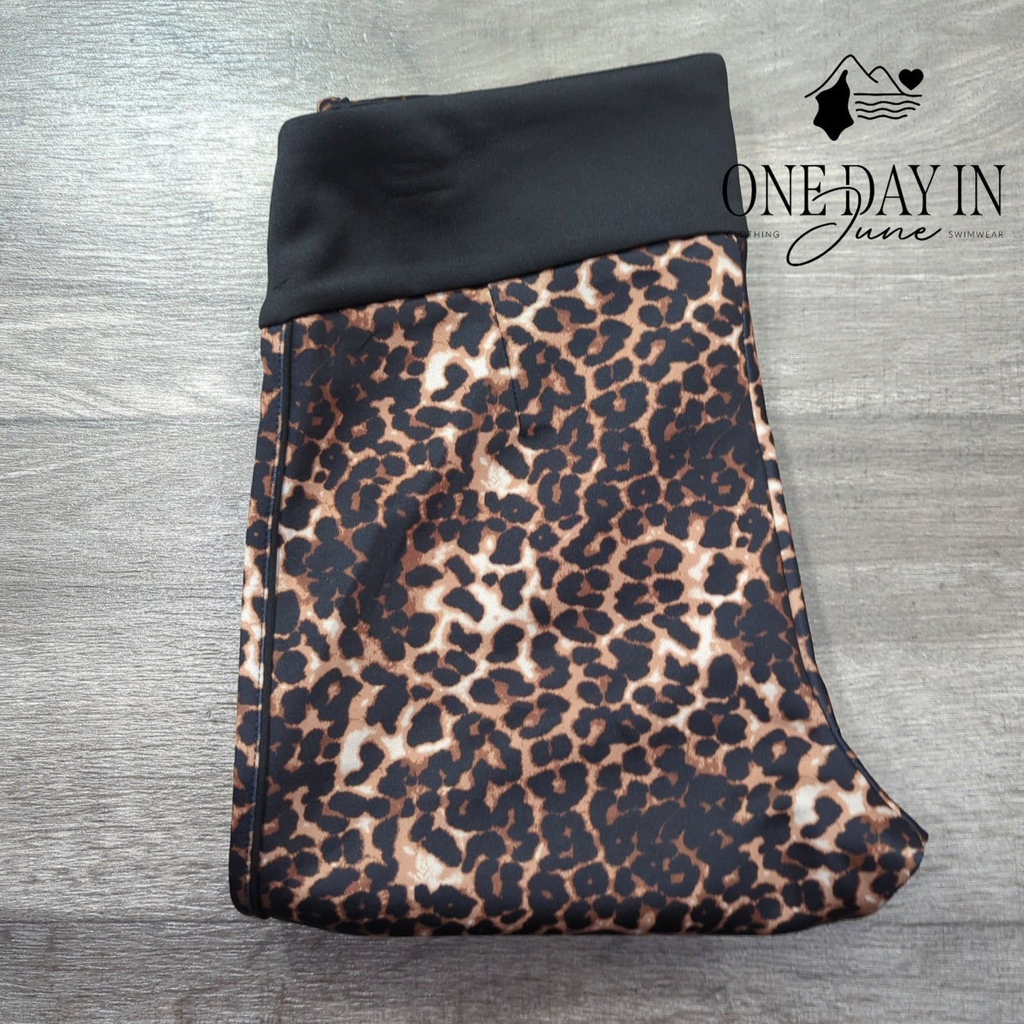 Anna & Ava Leopard Print Ankle Legging Size M