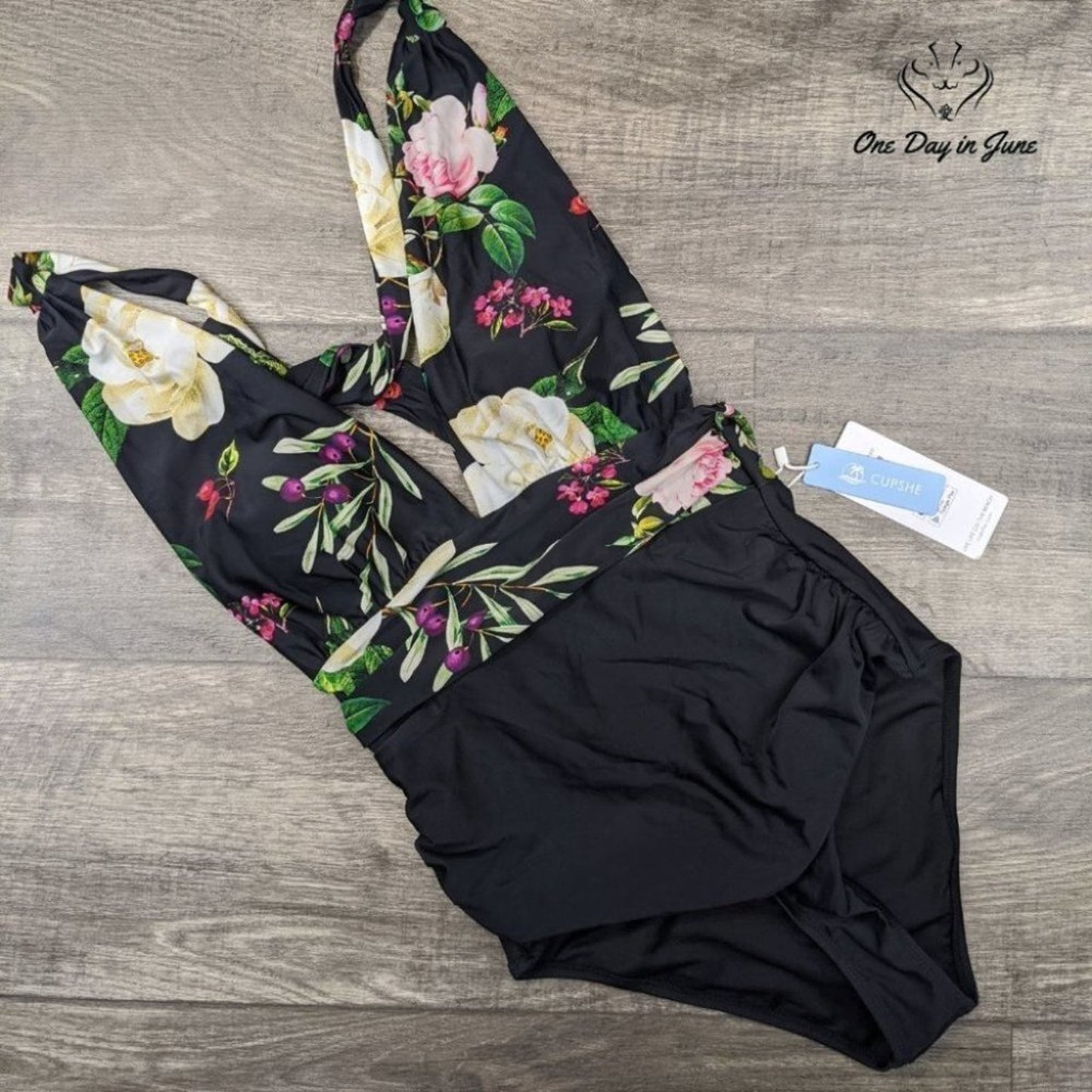 Cupshe Keeping You Accompained Halter One Piece Size S