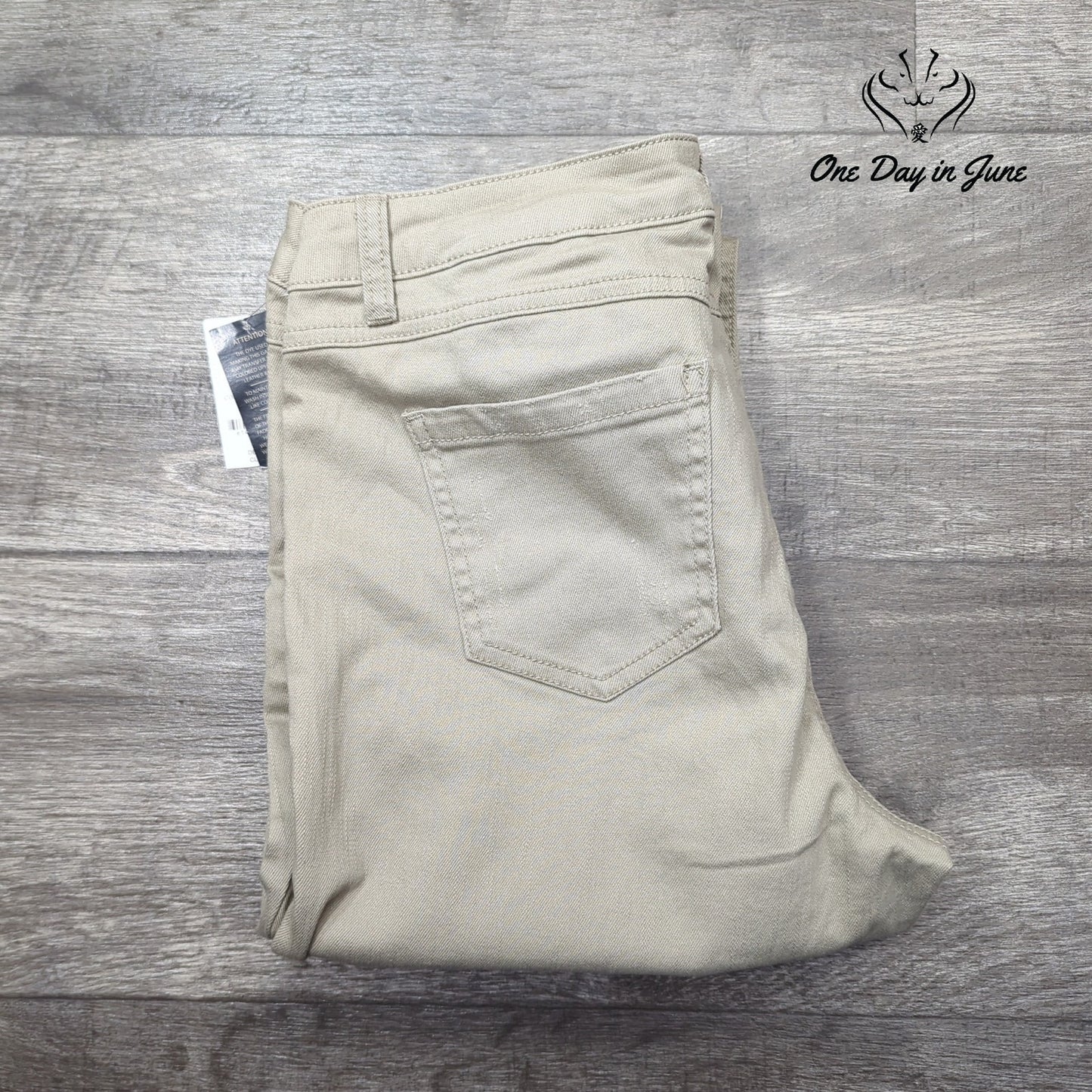 Signature Studio Straight Leg Distressed Jeans Size 10