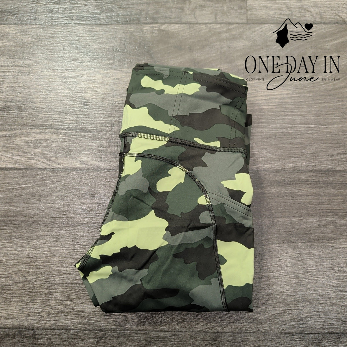 Lululemon Fast Free HR Tight 25" Heritage 365 Camo Crispin Green NWT Size 4