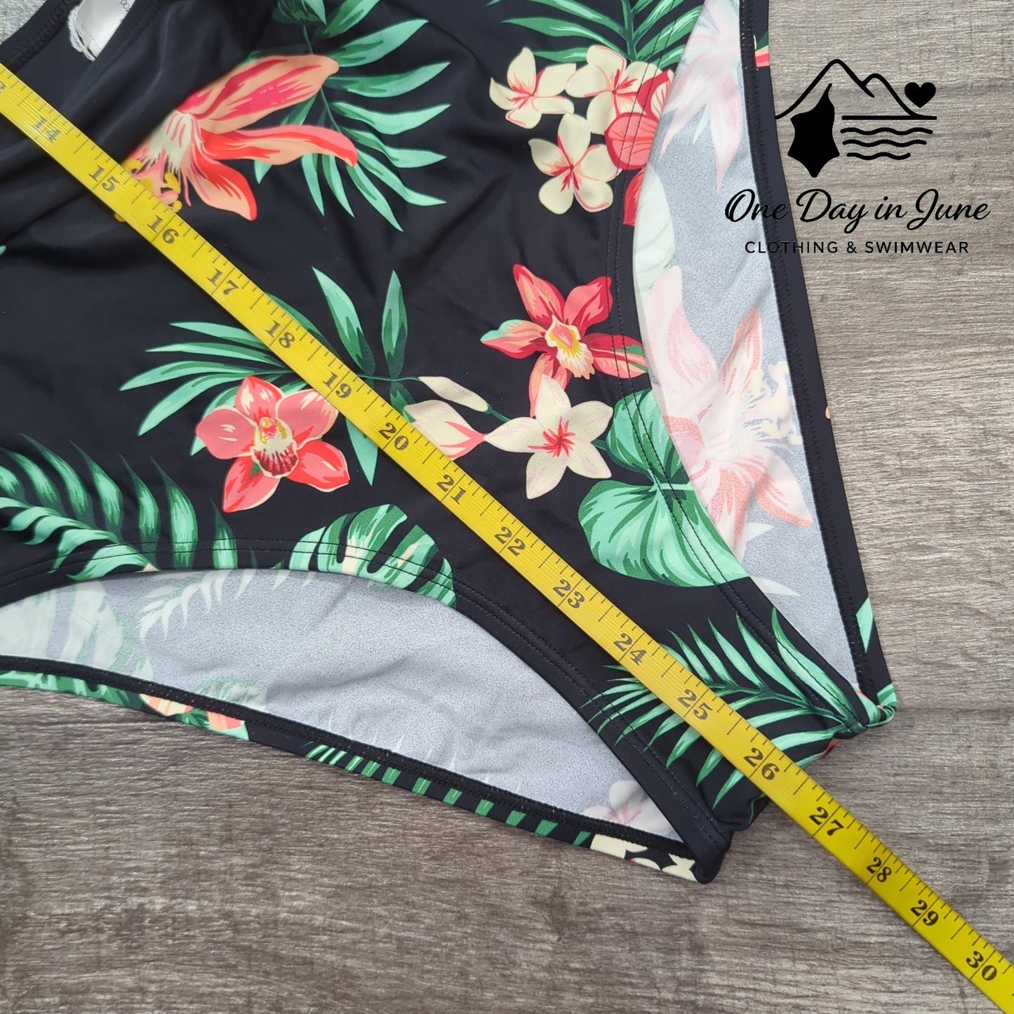 Cupshe Cut Out One Piece Swimsuit Size M