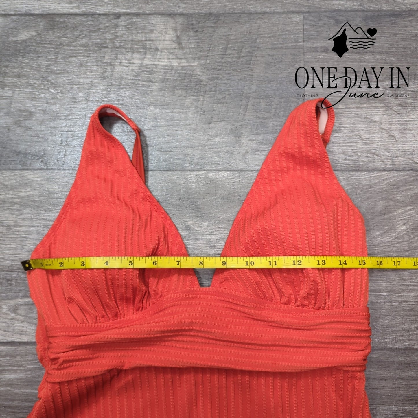Cupshe Textured V Neck One Piece Swimsuit Size XL