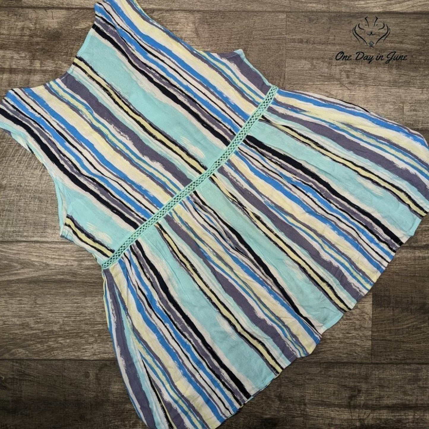 Weekend Suzanne Betro Sleeveless Top Size M