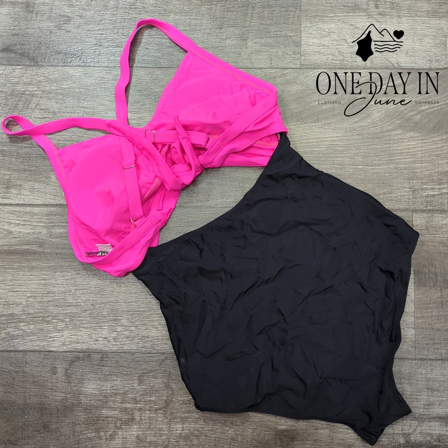 CharmLeaks Cross Fronot Tie Back Cut Out One Piece Swimsuit Size M