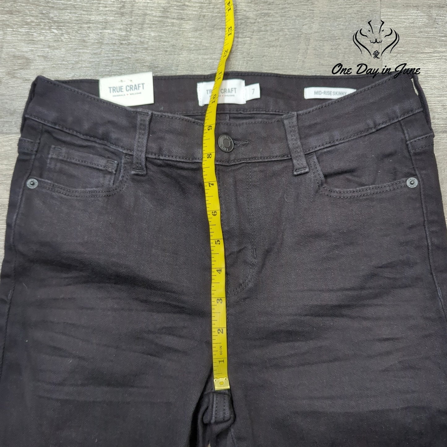 True Craft Juniors Mid-Rise Skinny Jeans Size 7