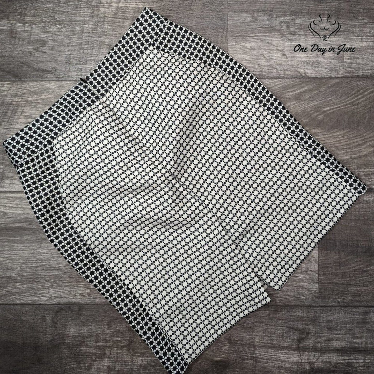 Banana Republic Lined Textured Skirt Size 2