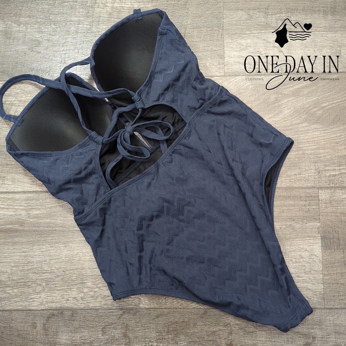 Cupshe Lace Up Back Molded Cup One Piece Swimsuit Size L