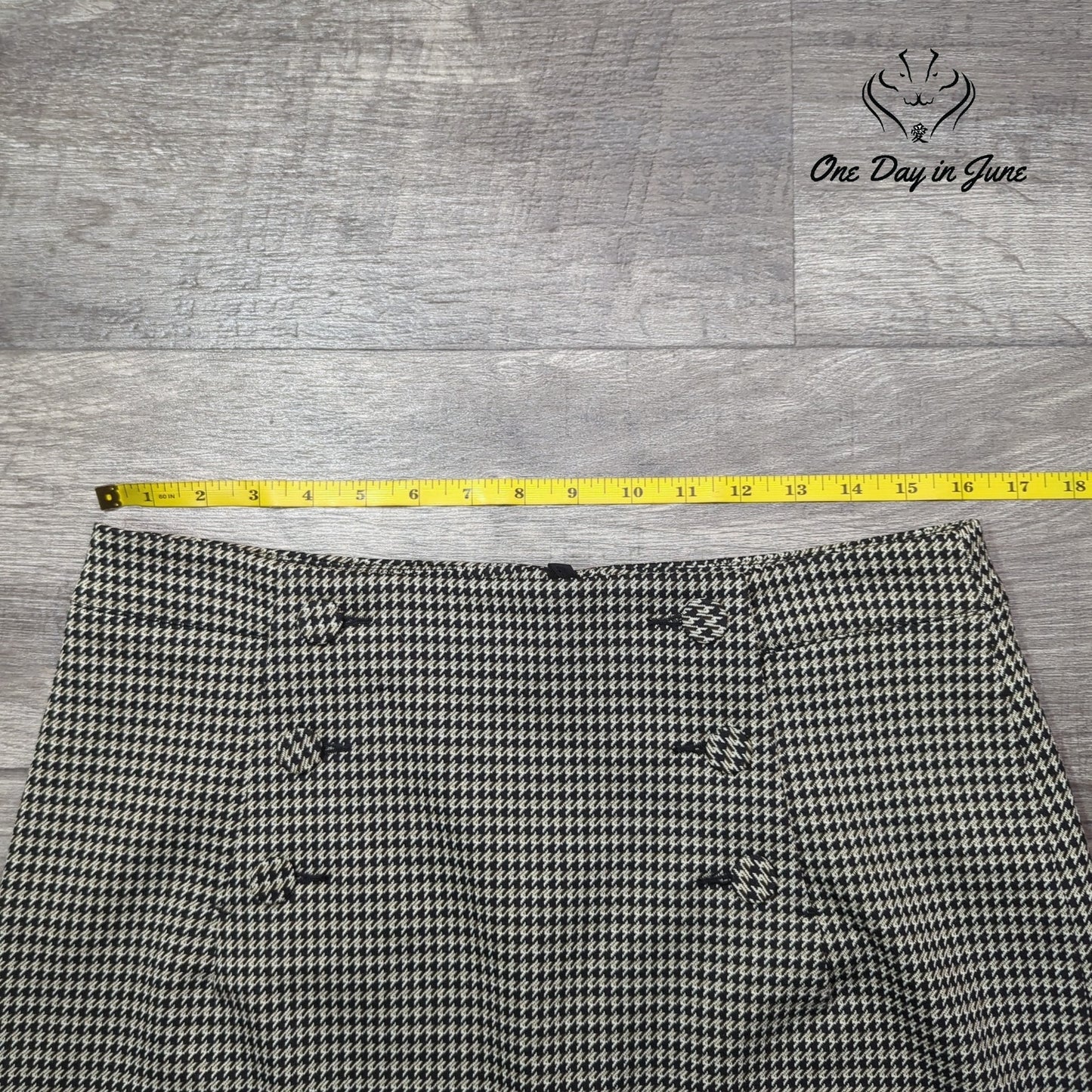 H&M Button Accent Mini Skirt Size 10