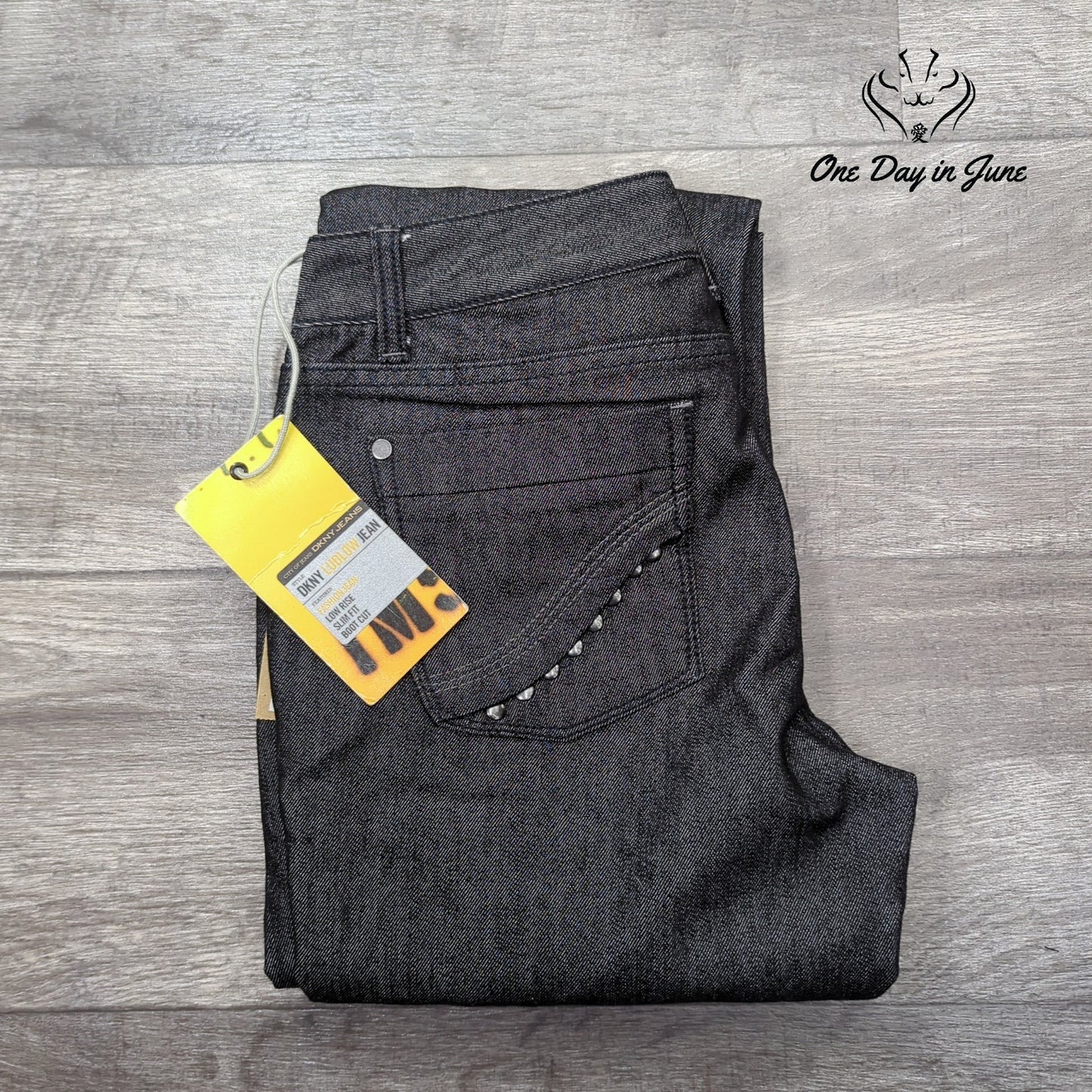 DKNY Jeans Ludlow Low Rise Boot Cut Jeans Size 6