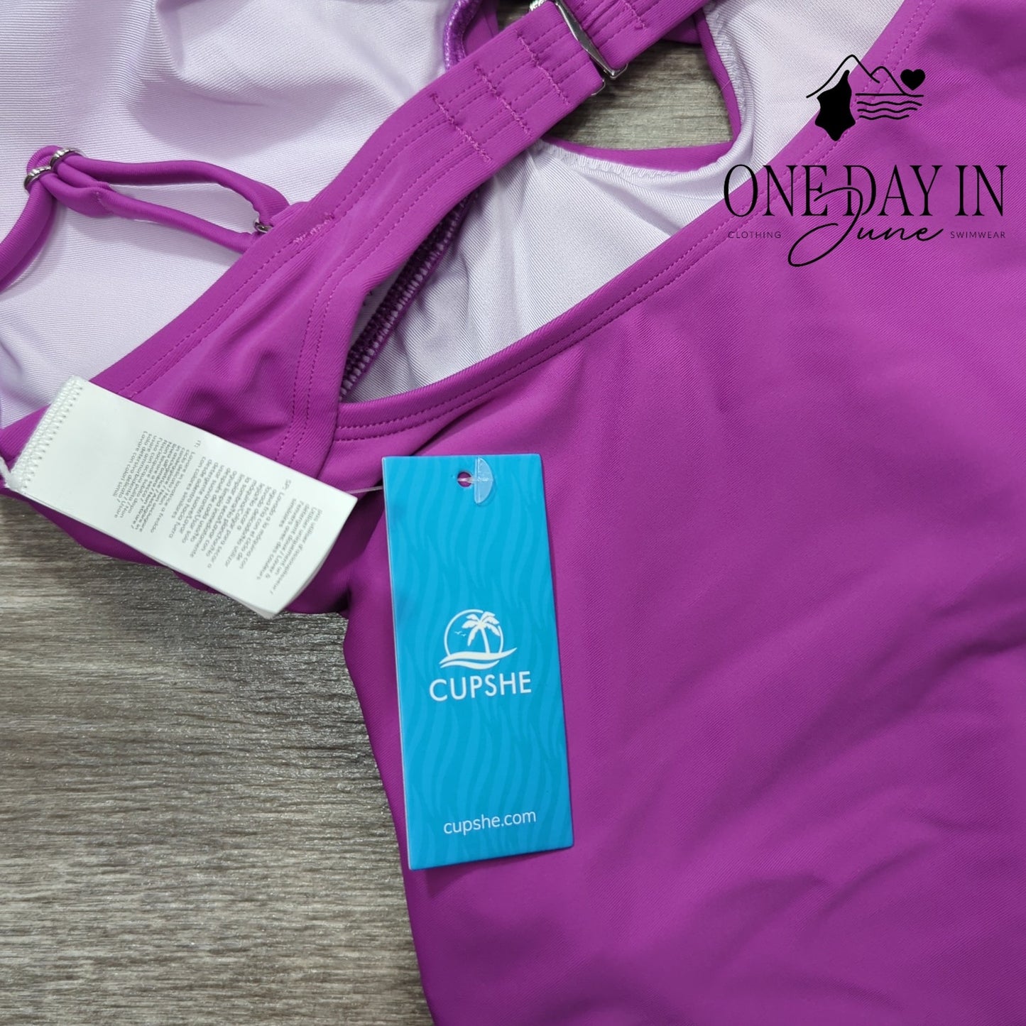 Cupshe Twist Front Keyhole One Piece Swimsuit Size S