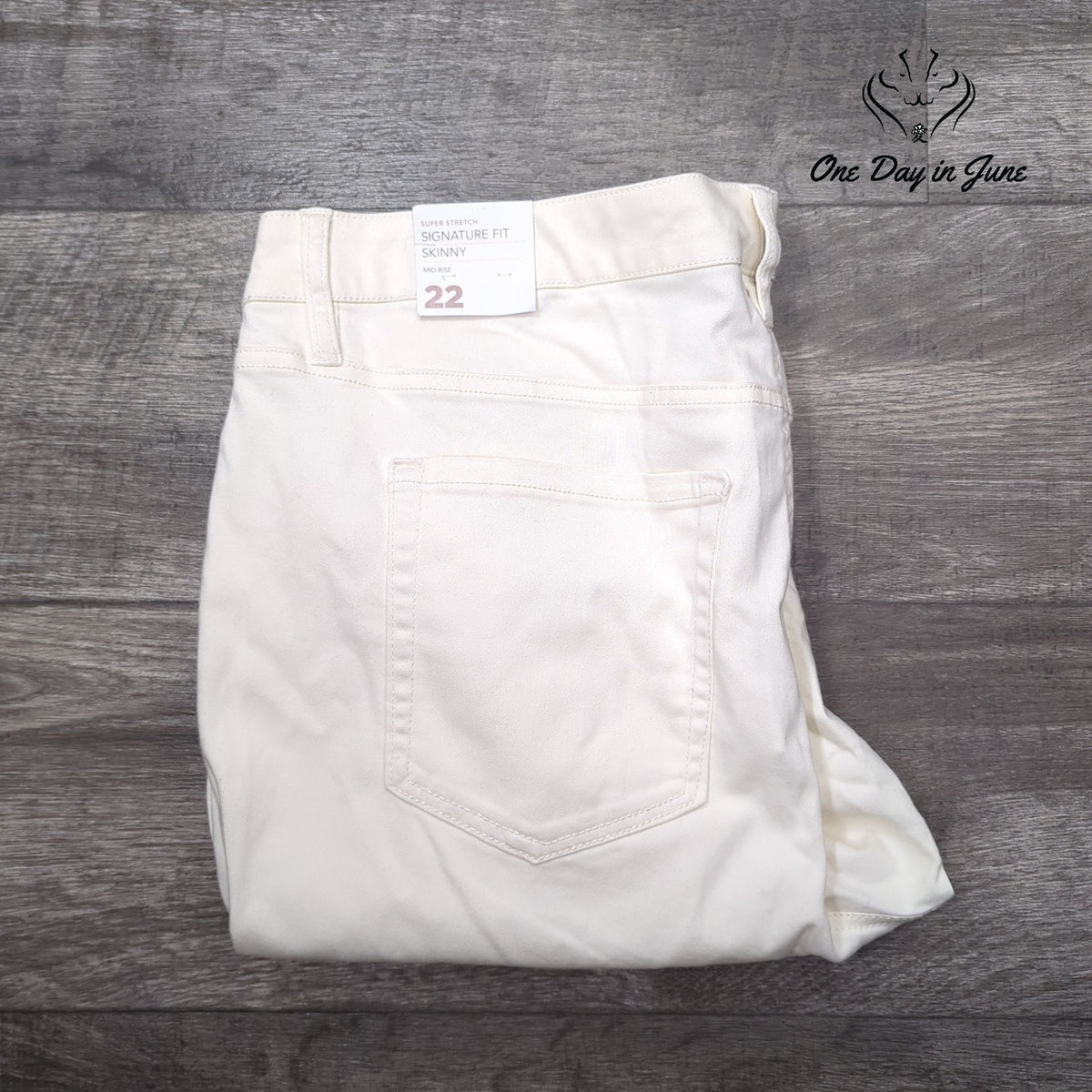 Lane Bryant Signature Fit Skinny Jeans Plus Ivory White NWT Size 22
