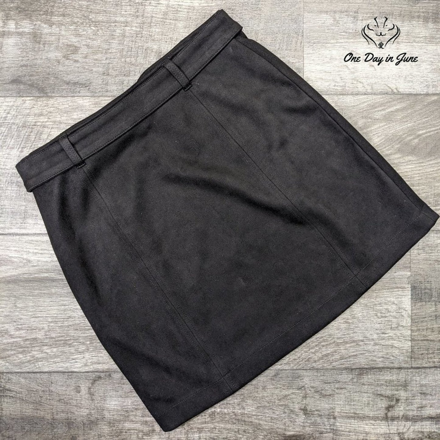 Haute Monde Snap Belt Faux Suede Mini Skirt Size L