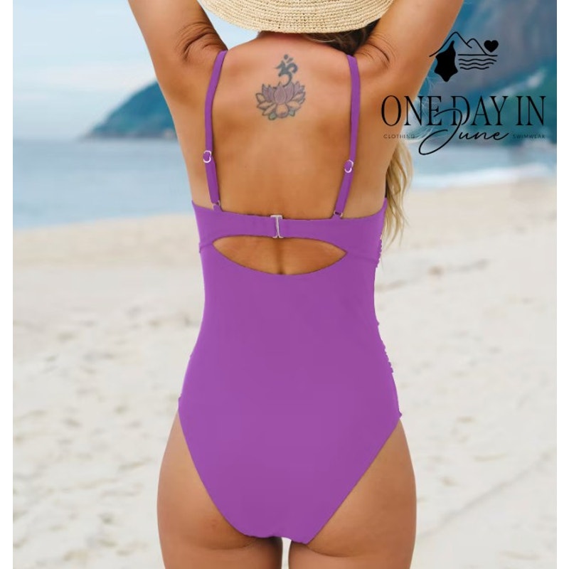 Cupshe Twist Front Keyhole One Piece Swimsuit Size S