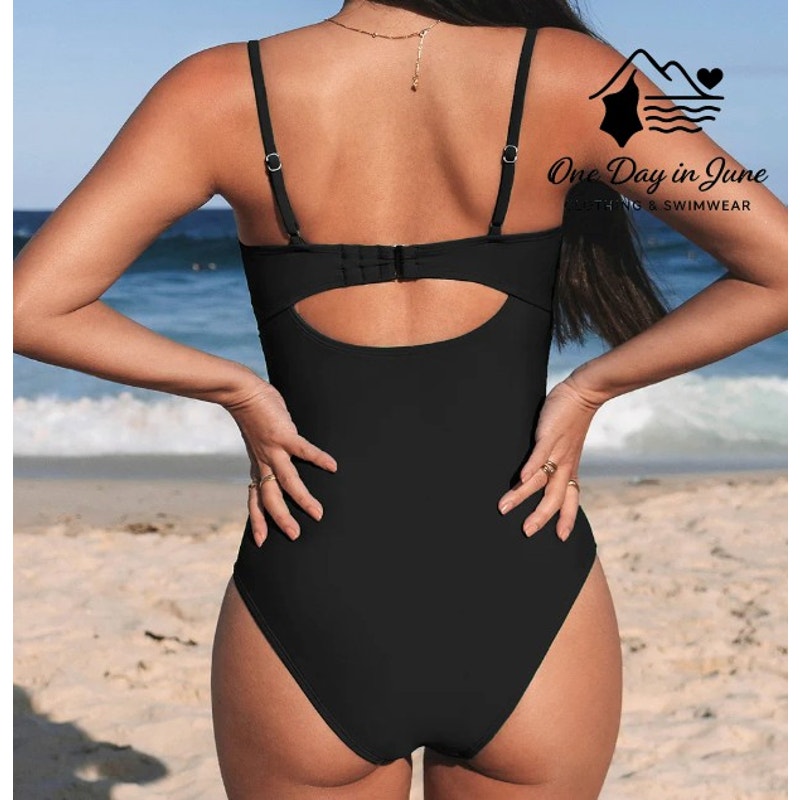 Cupshe Cross Front Keyhole One Piece Swimsuit Size M