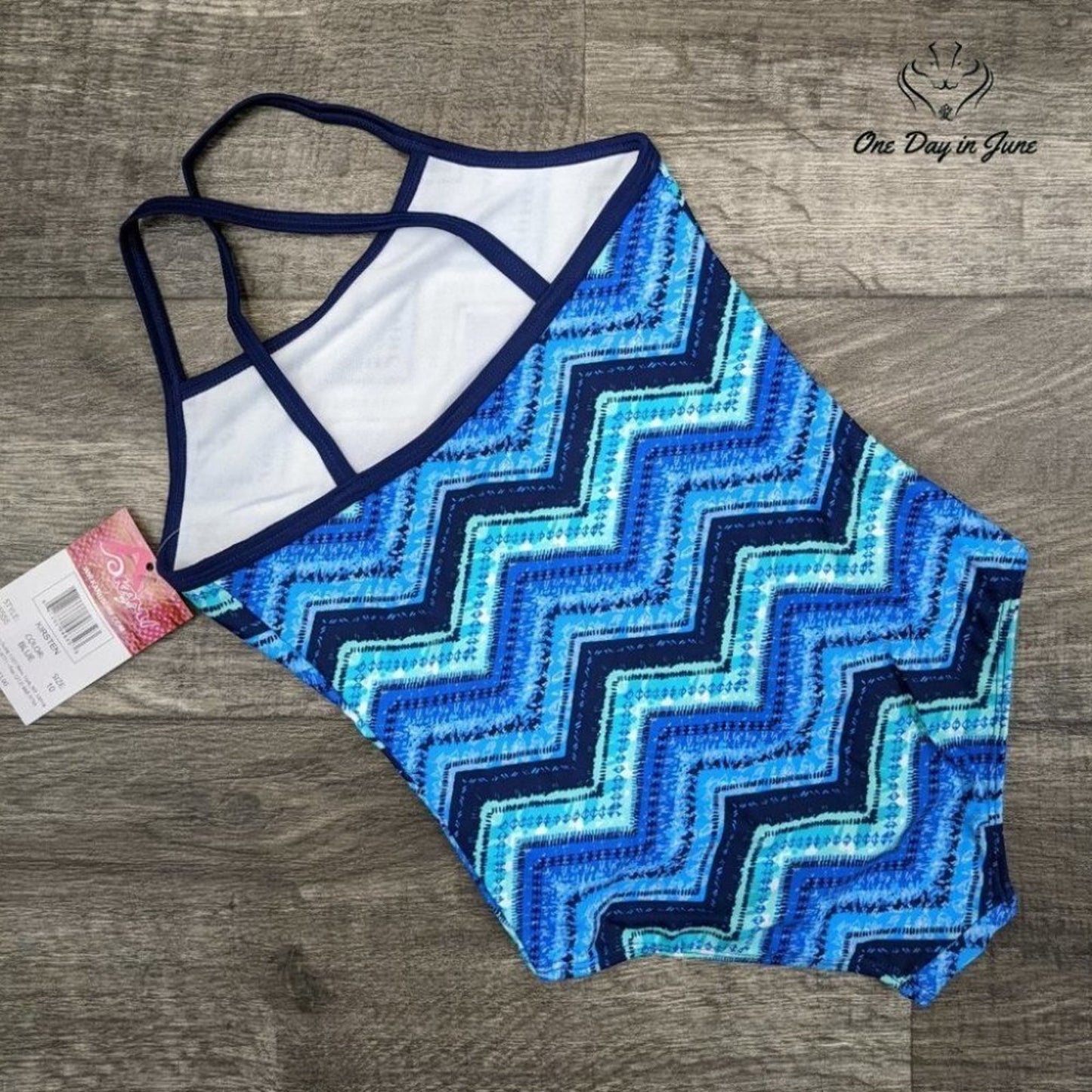 Kanu Surf Hallie Flamingo Beach Sport One Piece Swimsuit Size 8