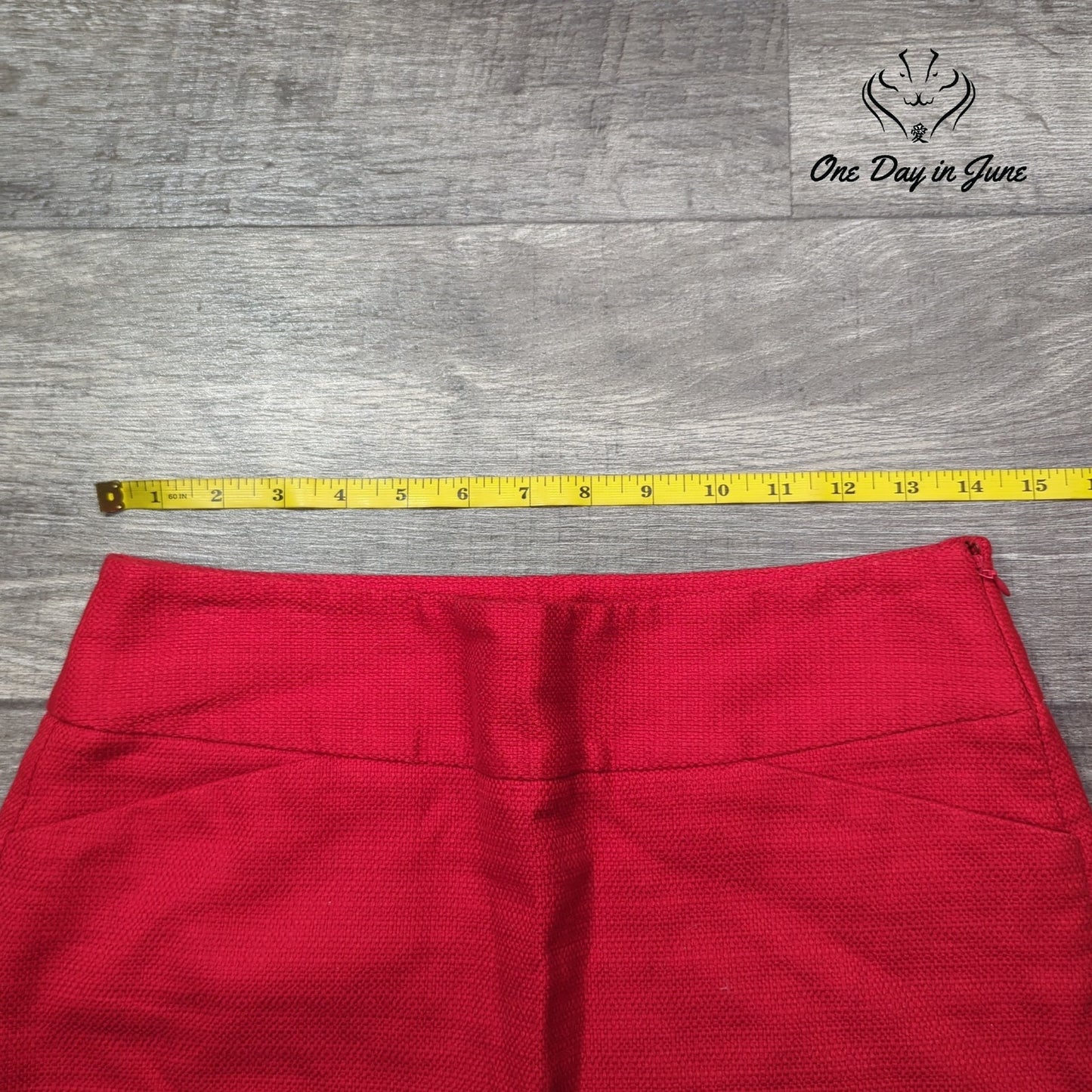 Loft Textured 2 Pocket Mini Skirt Size 2