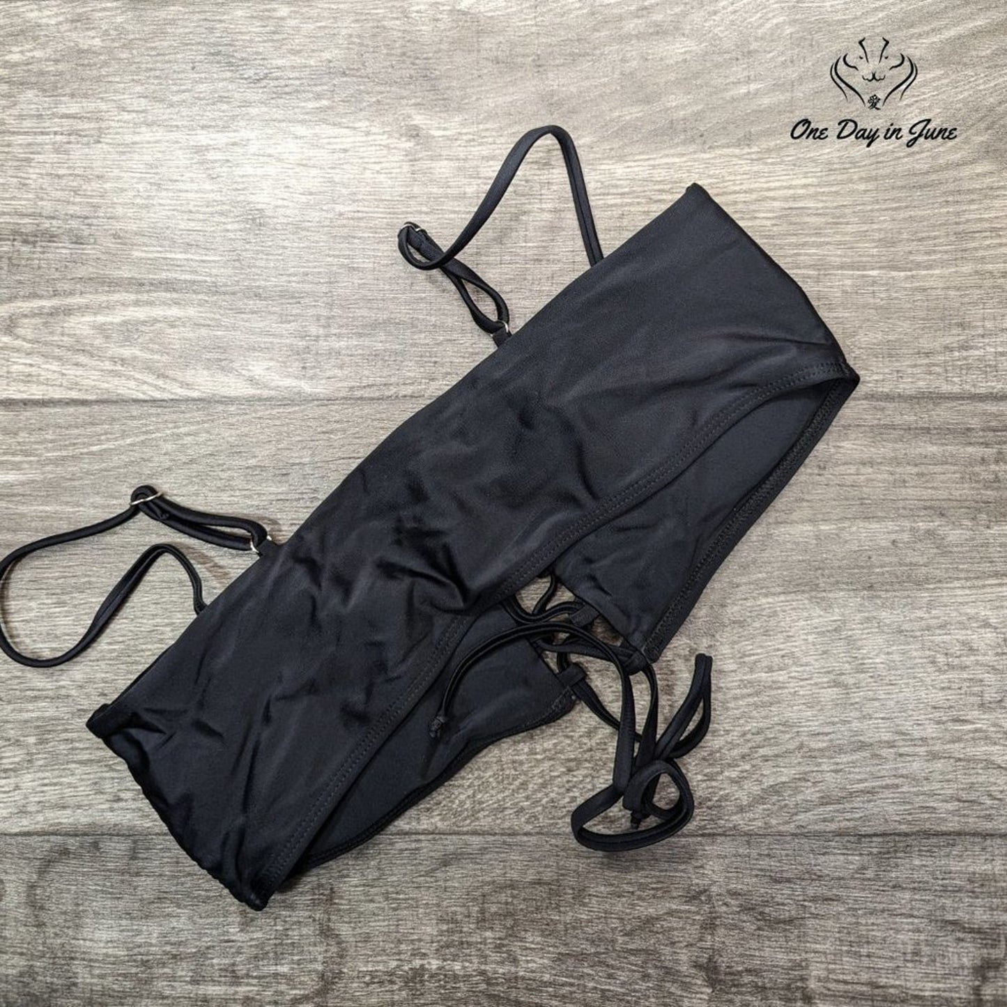 CharmLeaks Lace Up Front Bikini Top Size XL