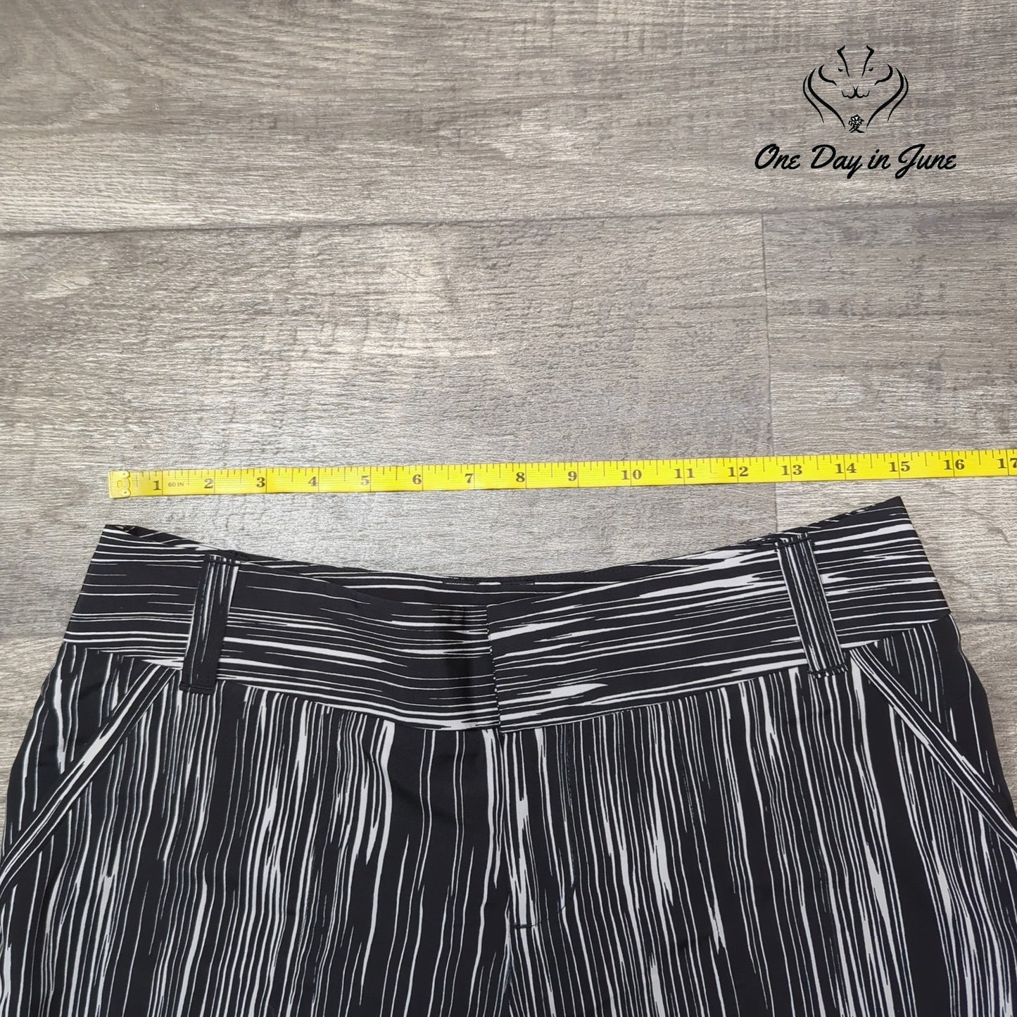Calvin Klein Light Weight Pants Size 6