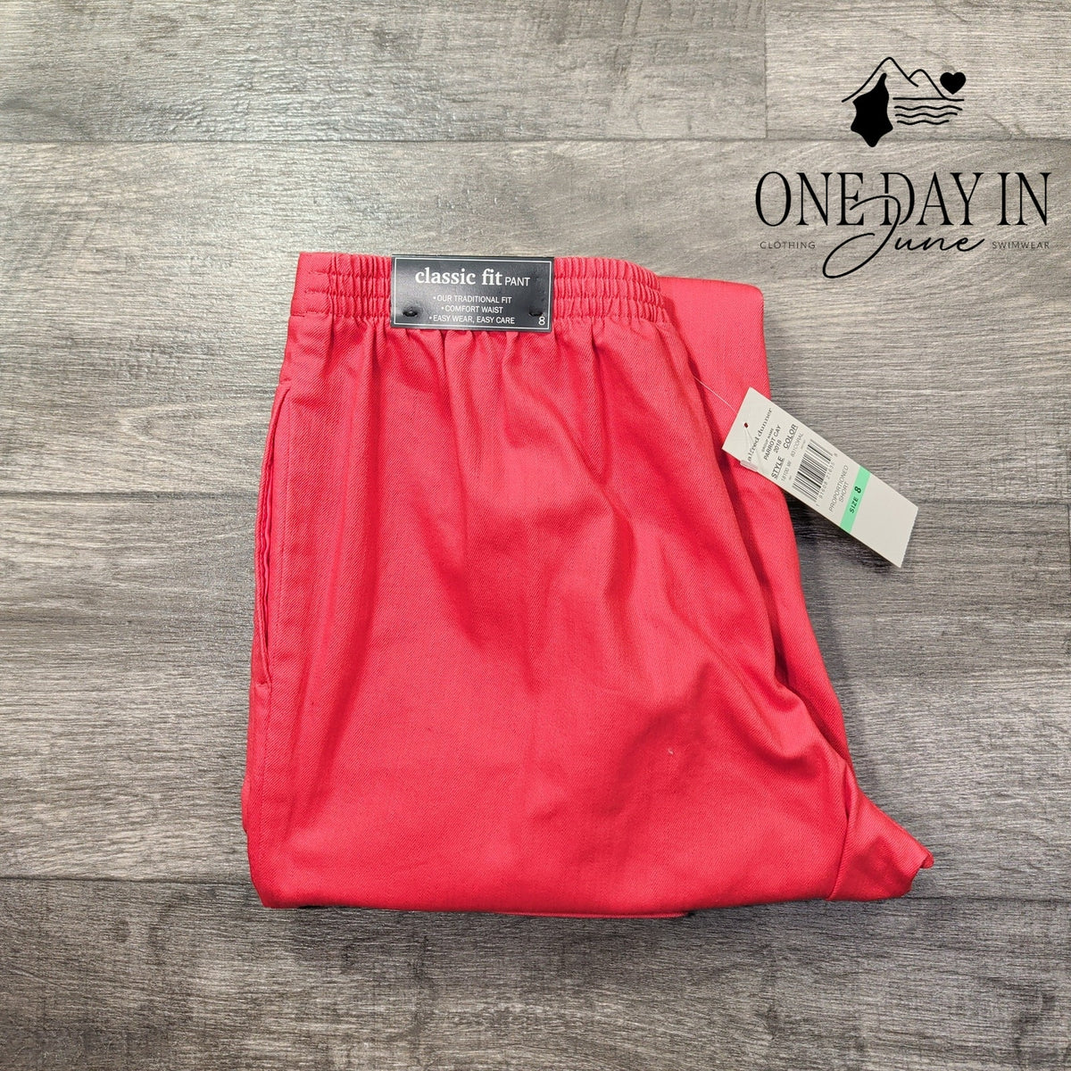 Alfred Dunner Classic Fit Pull On Pants Short Coral Red NWT Size 8