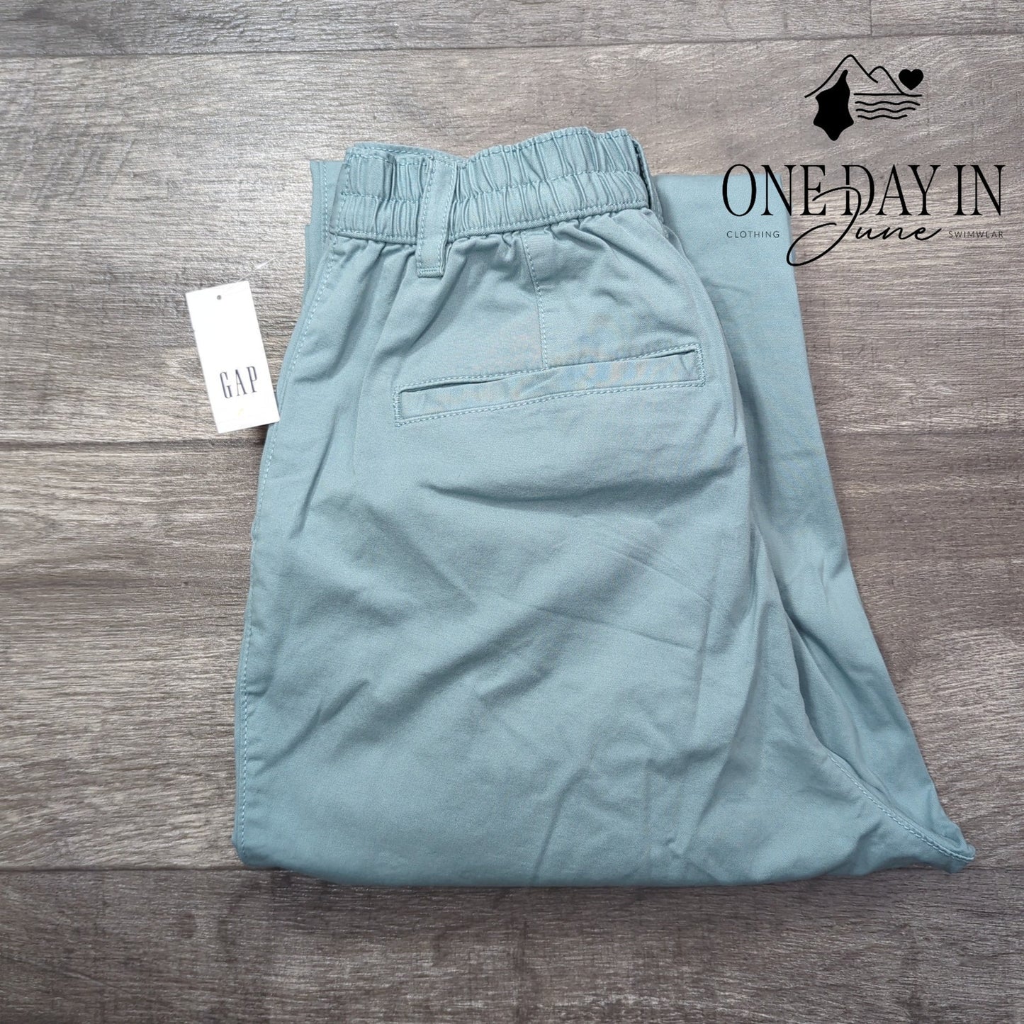 Gap Petite Comfort Waist Tapered Leg Pants Size 4P