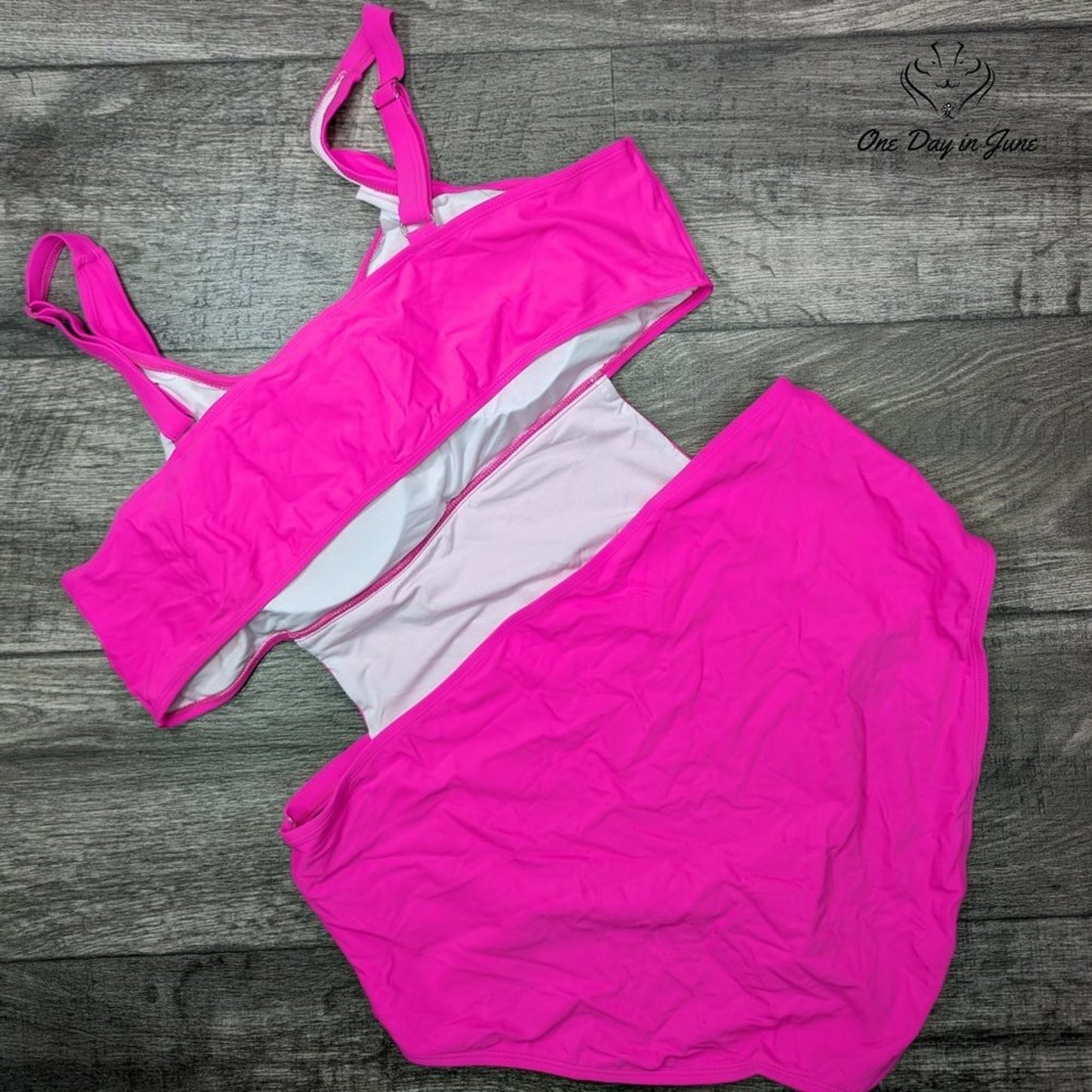 Misassy Strappy Side Cut Out One Piece Swimsuit Size 4XL