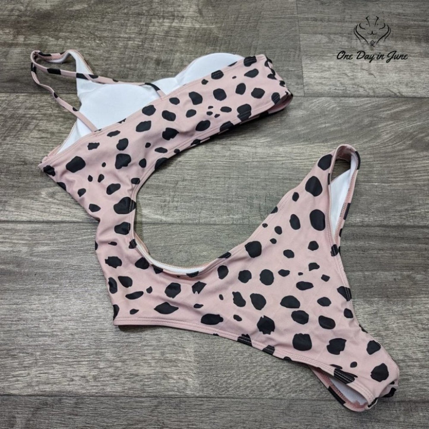 Amzbrly Women's Cutout High Cut One Piece Swimsuit Size M